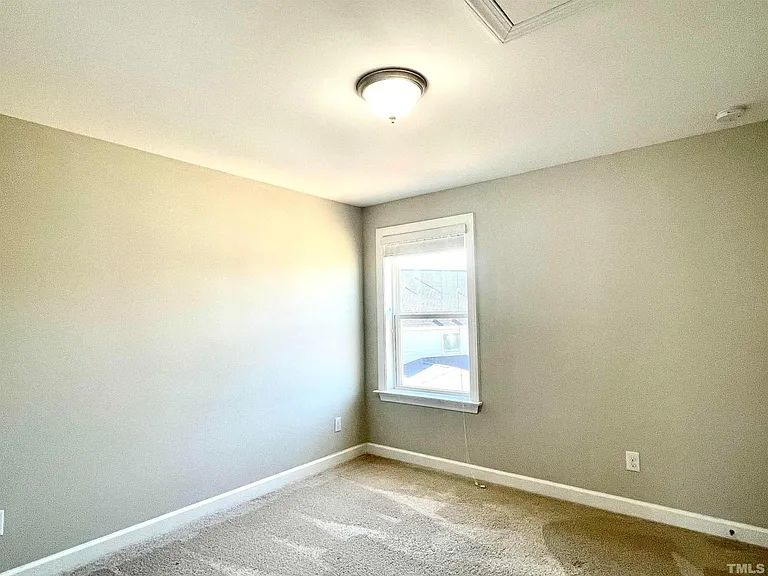8008 Gilano Dr — Photo 32