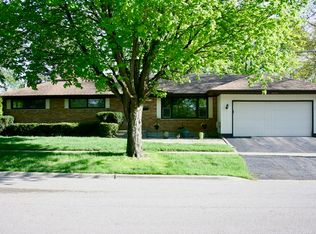327 Taylor Ave, Bartlett, IL 60103