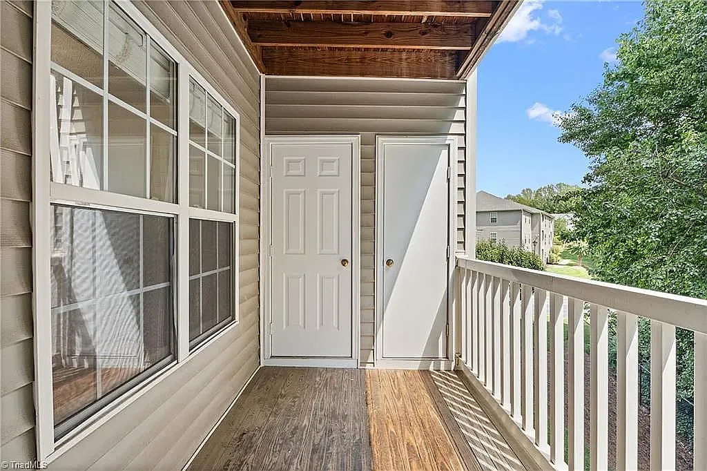 2 bed, 1106 sqft, $1,399 — Photo 2