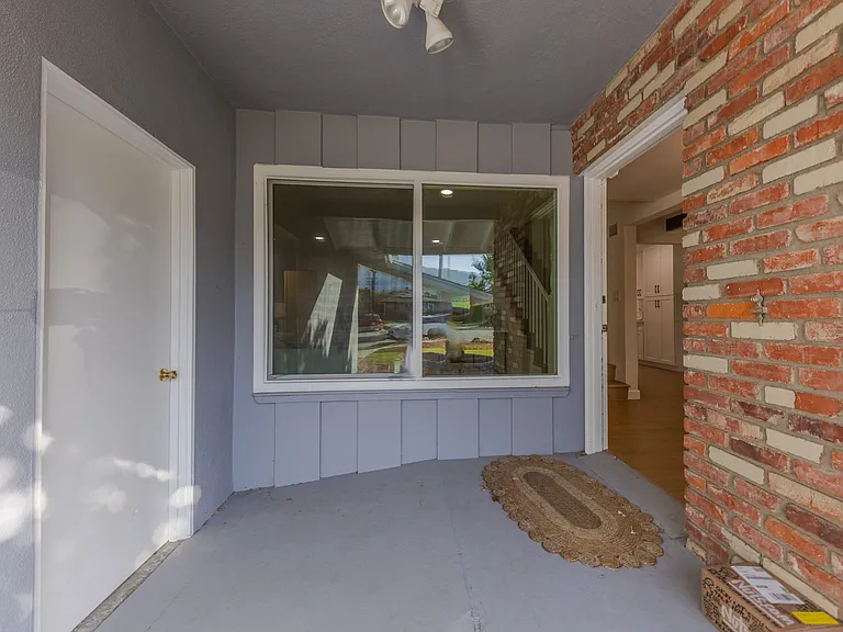 714 Genoa St — Photo 40