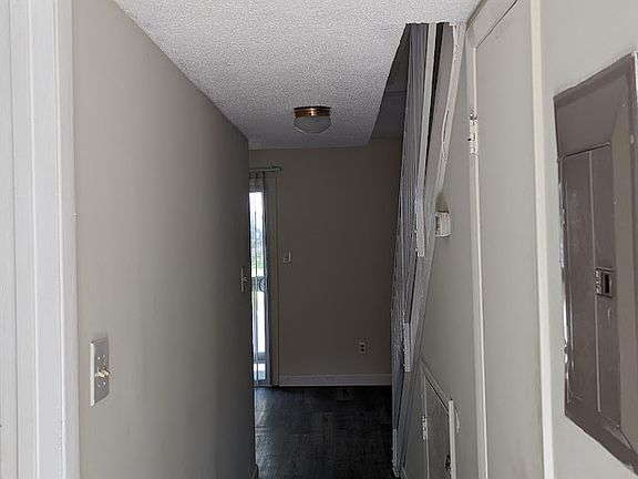 3rd image of 7106 Longstreet Dr #A