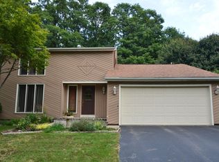 716 Cogdell Cir, Webster, NY 14580