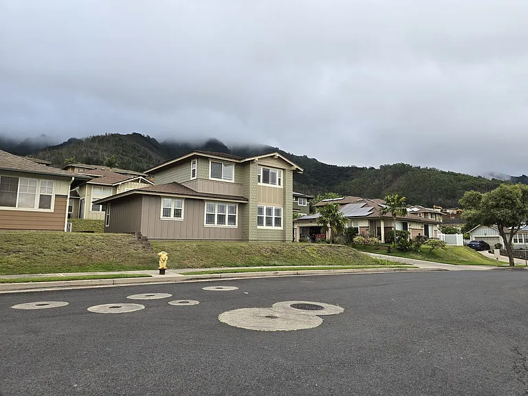 3 Luna Kia Pl — Photo 1