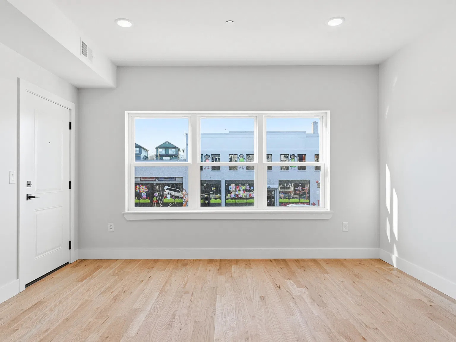 3 bed, $2,700 — Photo 2