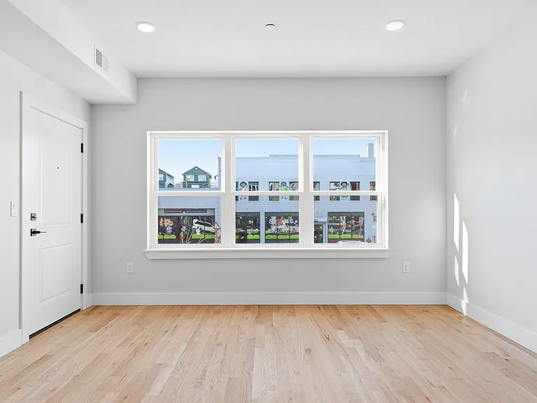 34 Elizabeth Ave #1 — Photo 2