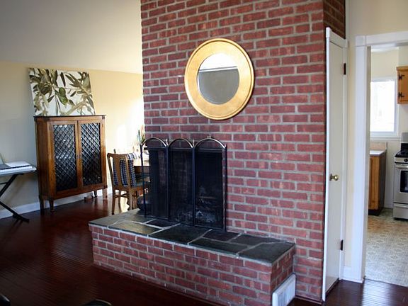 5th image of 305 Sunnybank Ave