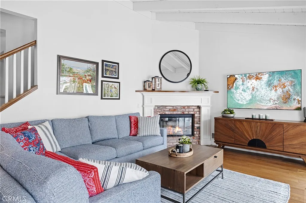3 bed, 1800 sqft, $13,000 — Photo 3
