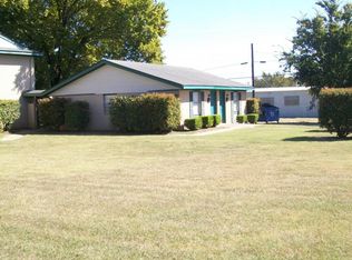 300 E Rusk St APT 9, Mexia, TX 76667