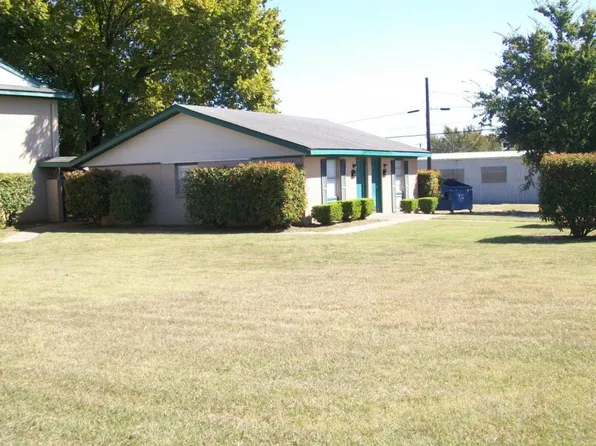 300 E Rusk St APT 9, Mexia, TX 76667