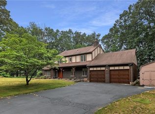 71 E Dale Dr, Monroe, CT 06468