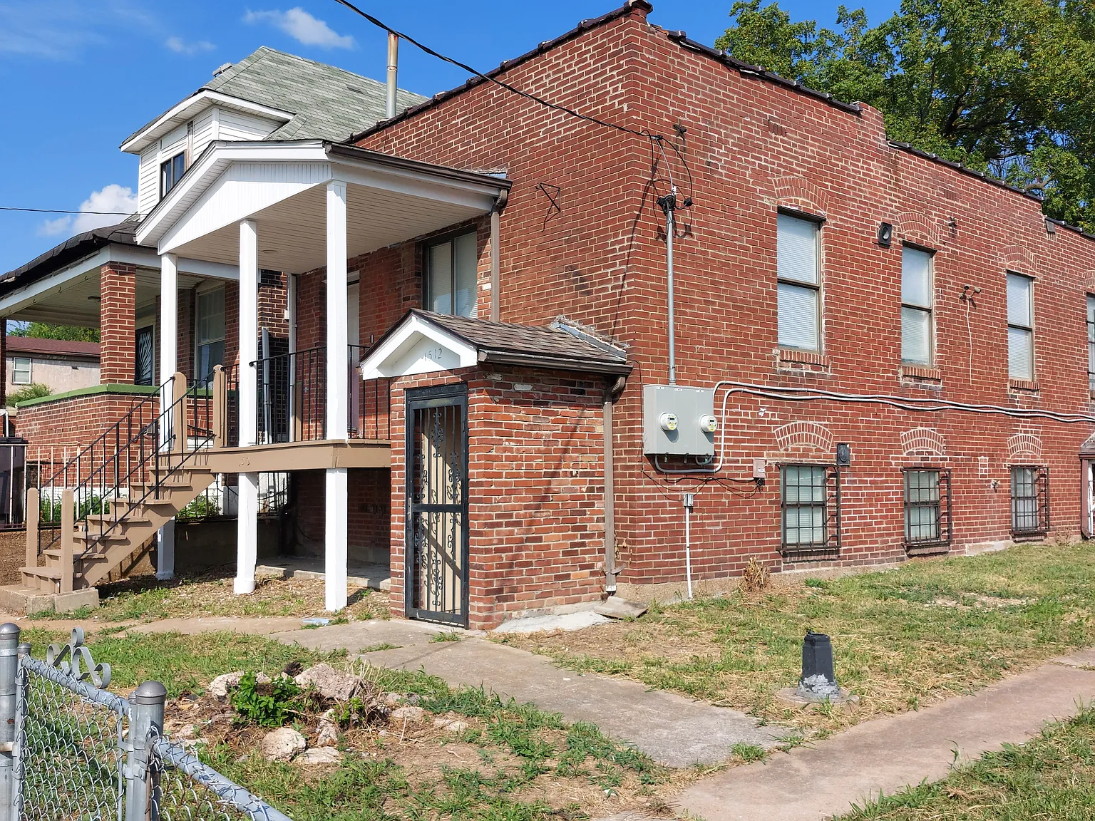 2 bed, 1166 sqft, $1,050 — Photo 1