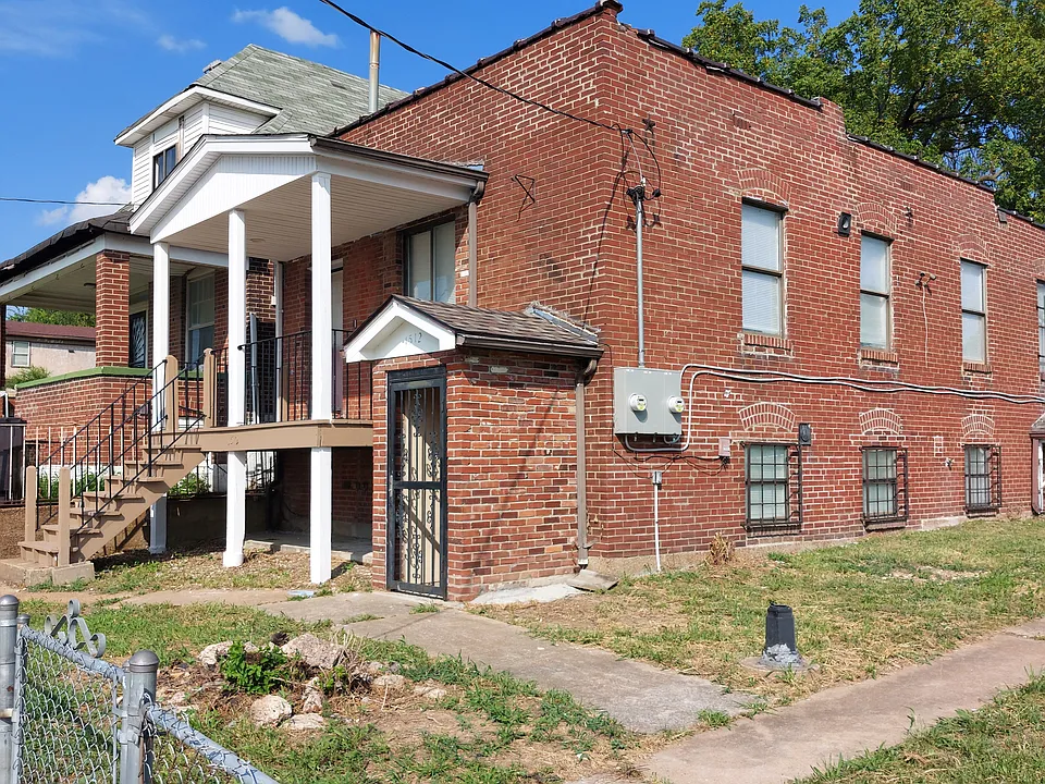 1512 Oak Grove Ave