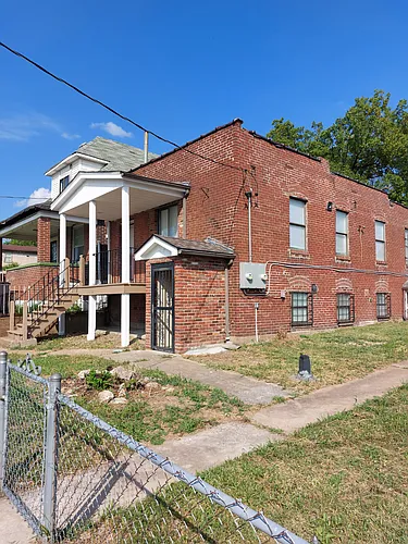 1512 Oak Grove Ave Photo 1