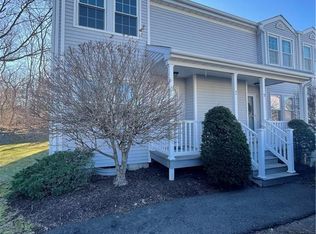 7 Greenview Ln #7, Milford, CT 06461