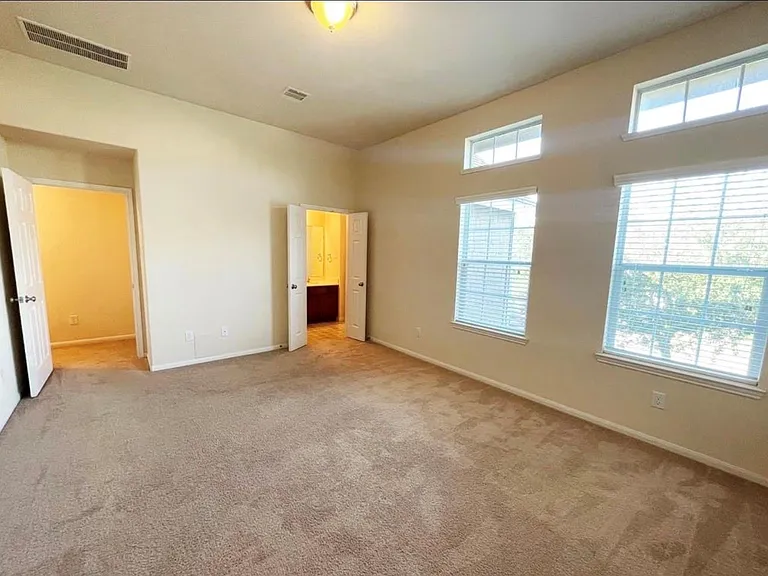 8318 Greys Ln — Photo 7