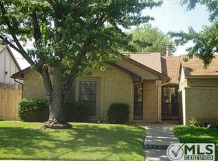 409 Liberty Pl, Grand Prairie, TX 75052