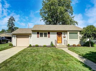 1325 Croydon Rd, Troy, OH 45373