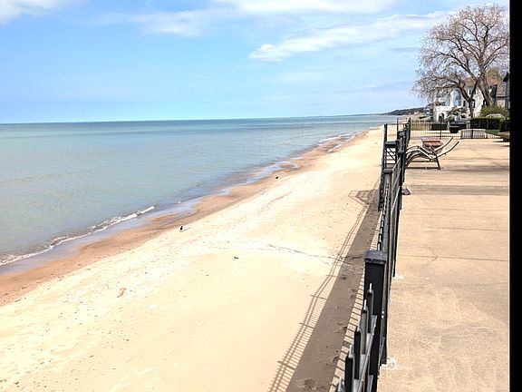 5th image of 2940 Lake Shore Dr