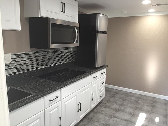 4th image of 4802 Snow Dr