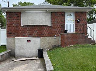 305 Livermore Ave, Staten Island, NY 10314