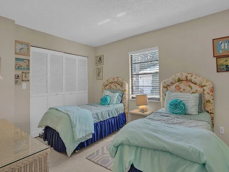 1045 Clipper Rd — Photo 21