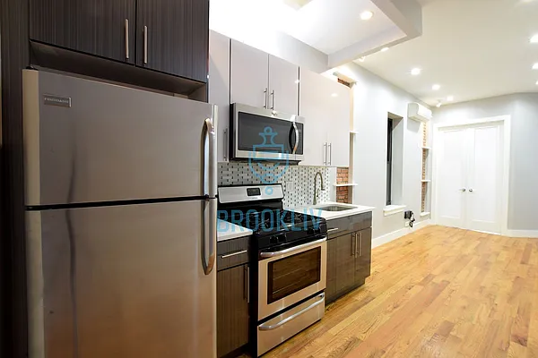 Rented by null | media 44