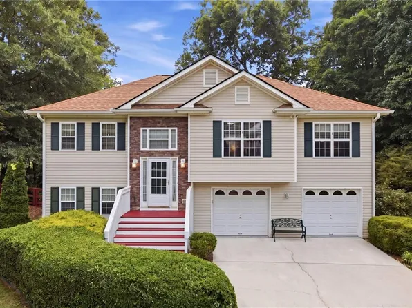 7815 Mosswood Ln, Gainesville, GA 30506