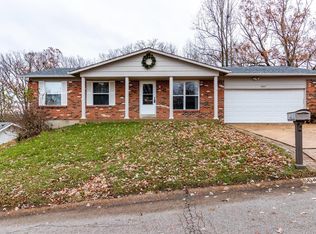 5045 Country View Dr, Imperial, MO 63052