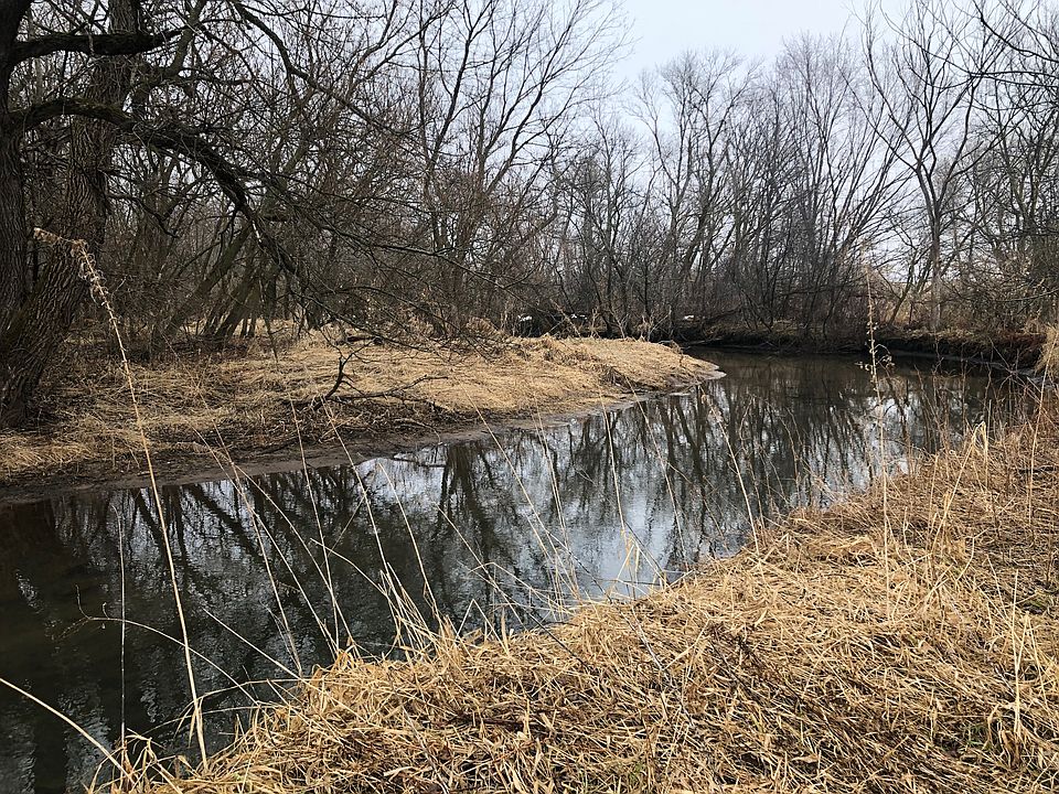 Over 1600 ft of frontage