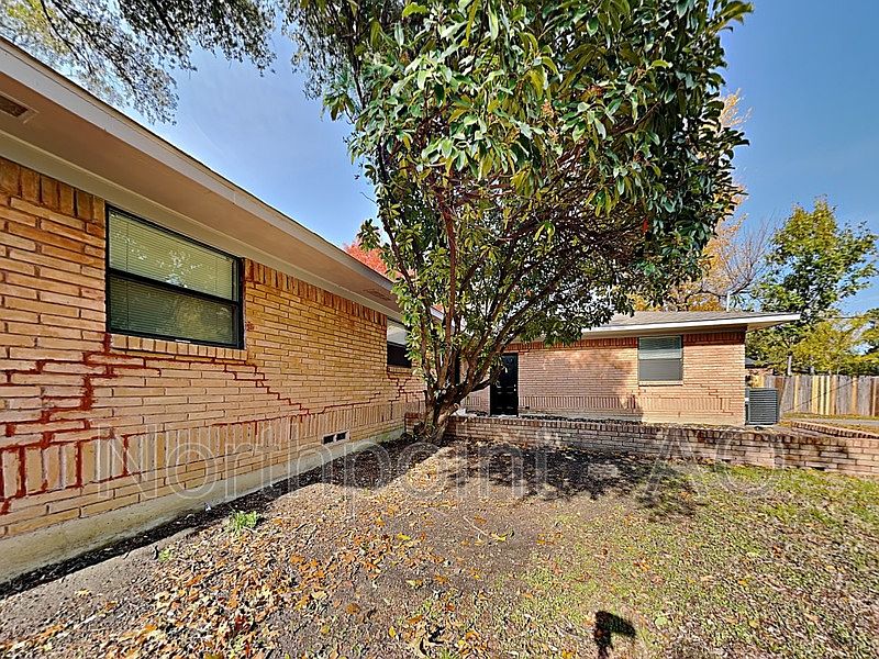 1st image of 9930 Harwell Dr