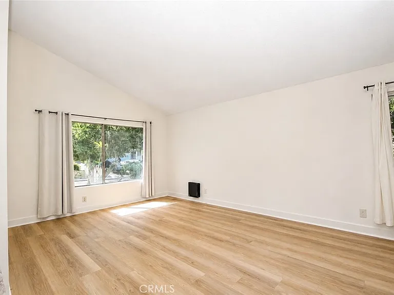 23629 Jubilee Ln — Photo 3