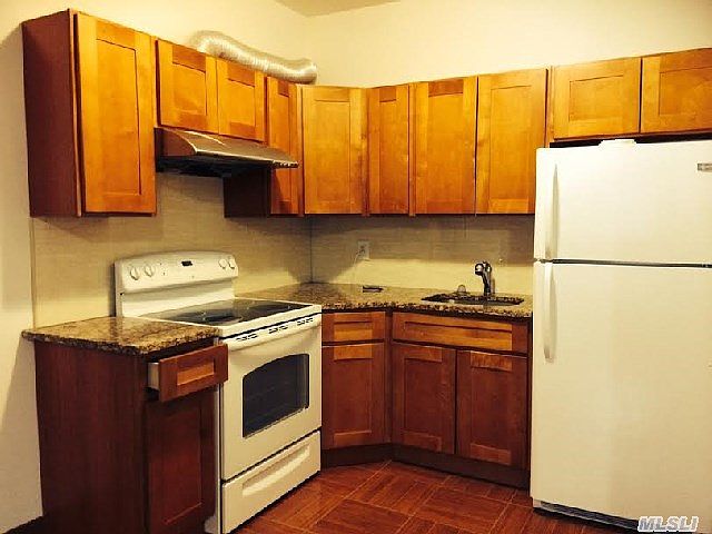 2nd image of 1804 College Point Blvd