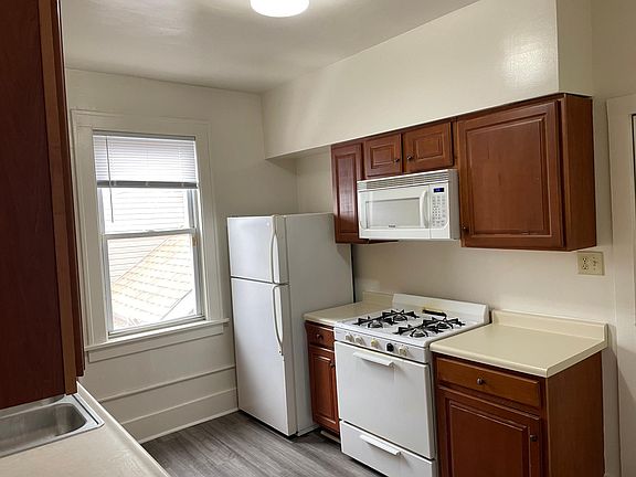 2nd image of 517 Gostlin St #2N