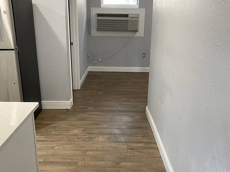 3813 1/2 E Miller Ave — Photo 5