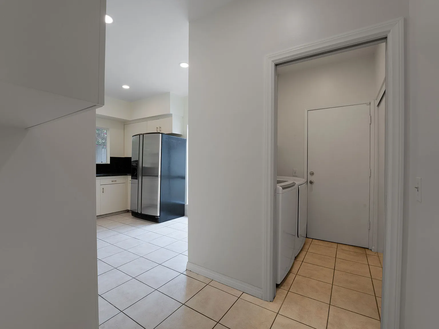 3 bed, 1592 sqft, $4,750 — Photo 3