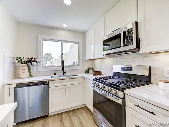 3rd image of 3621 Vista Campana S Unit 33