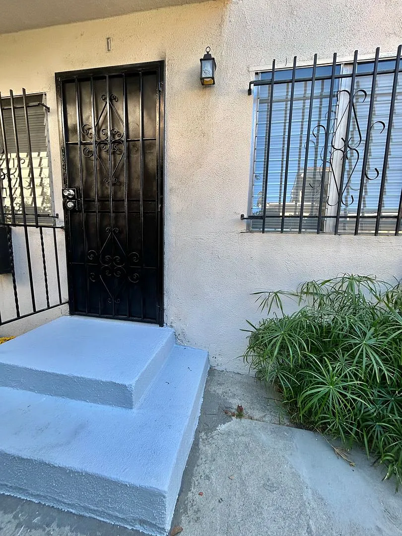 1236 Leighton Ave — Photo 3