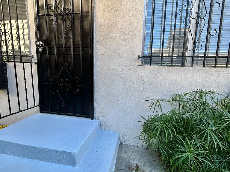1236 Leighton Ave — Photo 3