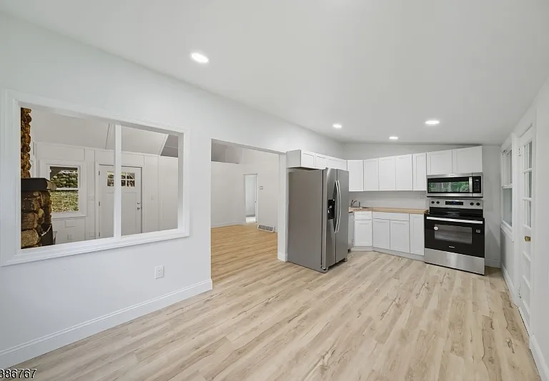 330 Springbrook Trl — Photo 15