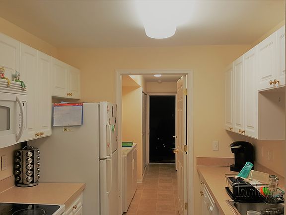 3rd image of 5346 Brookemonte Cir