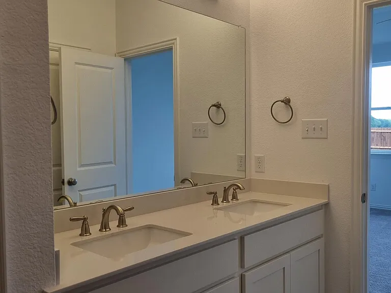 1905 Plymouth Dr — Photo 10