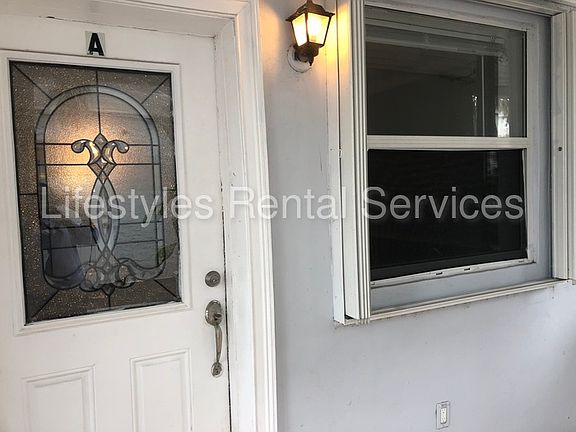 4th image of 211 12th Ave S APT A