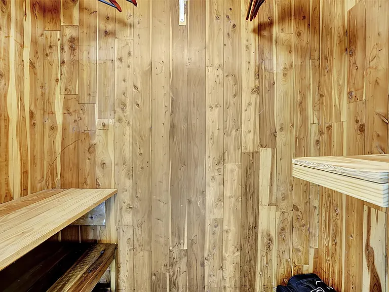 3208 Beacon St — Photo 3
