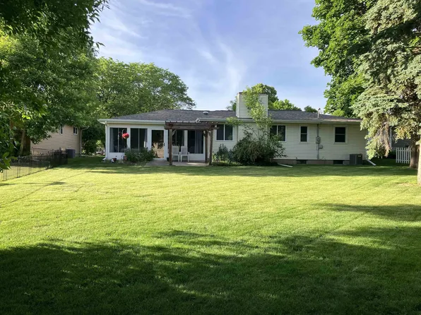 809 North St, Beaver Dam, WI 53916