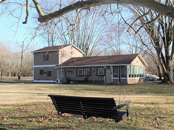 2nd image of 4698 Dorthy Ln