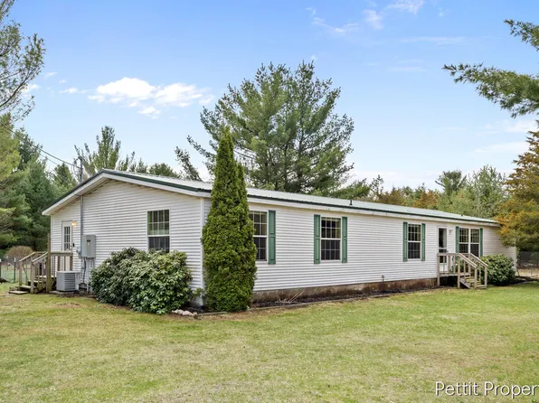 4584 E Valeries Way St, Newaygo, MI 49337