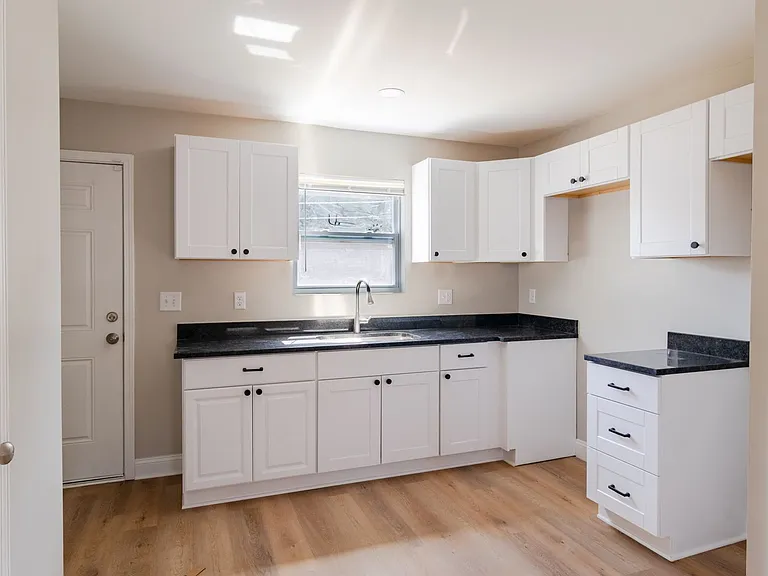 1345 N Olney St — Photo 13