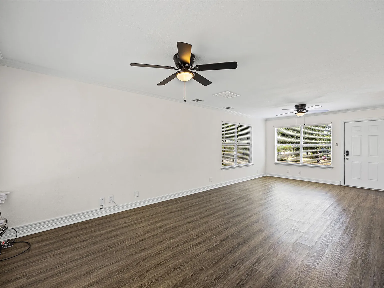 5 bed, 2.0 bath, 1404 sqft, $2,100 — Photo 4