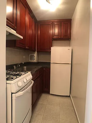 Rented by Kew Forest Realty Inc | media 5