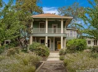 915 W Agarita Ave, San Antonio, TX 78201